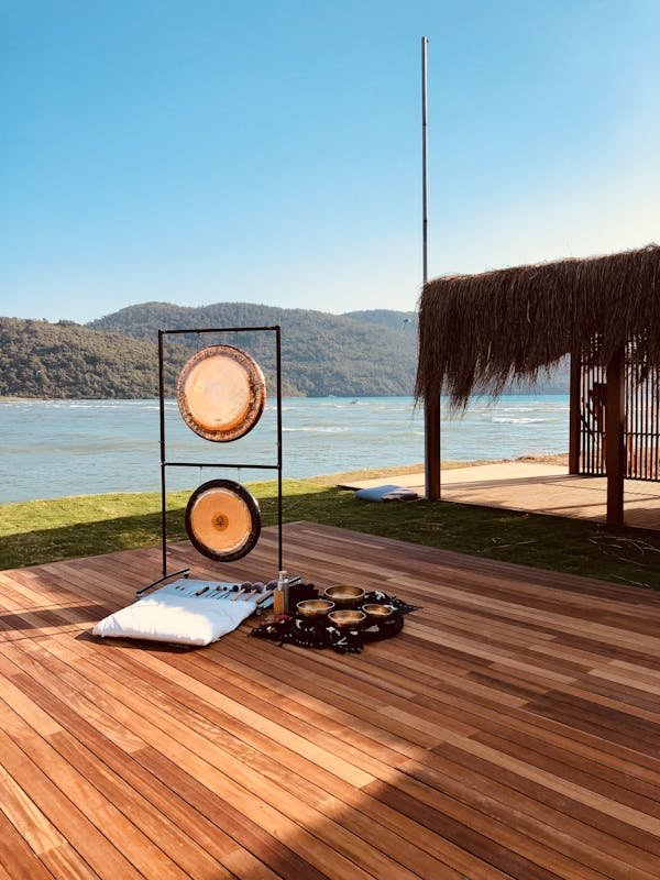 Top conseils pour sélectionner et installer une terrasse en composite