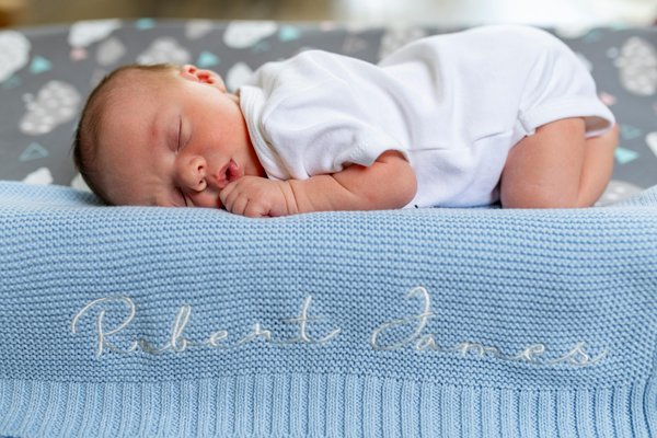 Offrez à votre bébé un plaid personnalisé avec son prénom